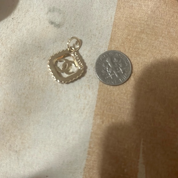 Chanel charm - Picture 3 of 3